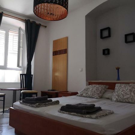 Main Bus Station Rooms Dubrownik Zewnętrze zdjęcie