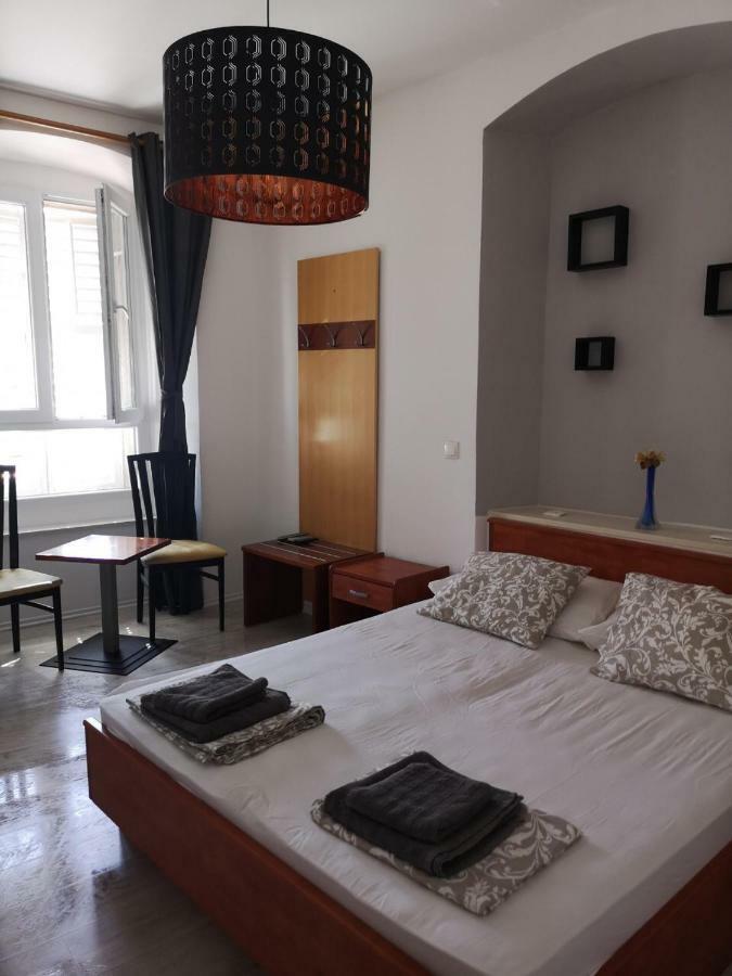 Main Bus Station Rooms Dubrownik Zewnętrze zdjęcie